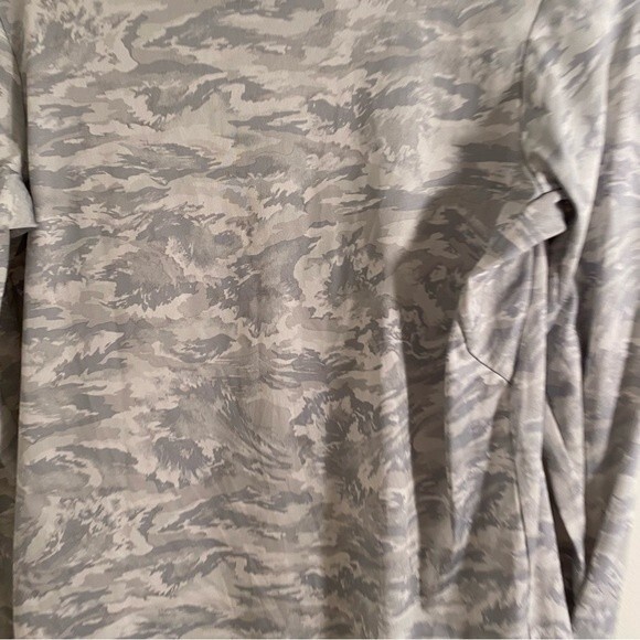 Patagonia T-Shirt Capilene Gray White Long Sleeve Base Layer Top Camouflage XS - Picture 3 of 8